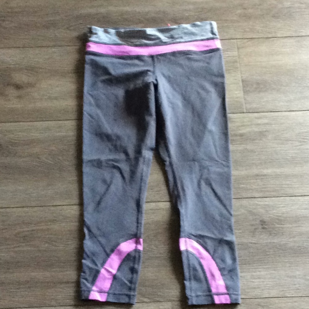 LULULEMON CROP LEGGINGS 6
